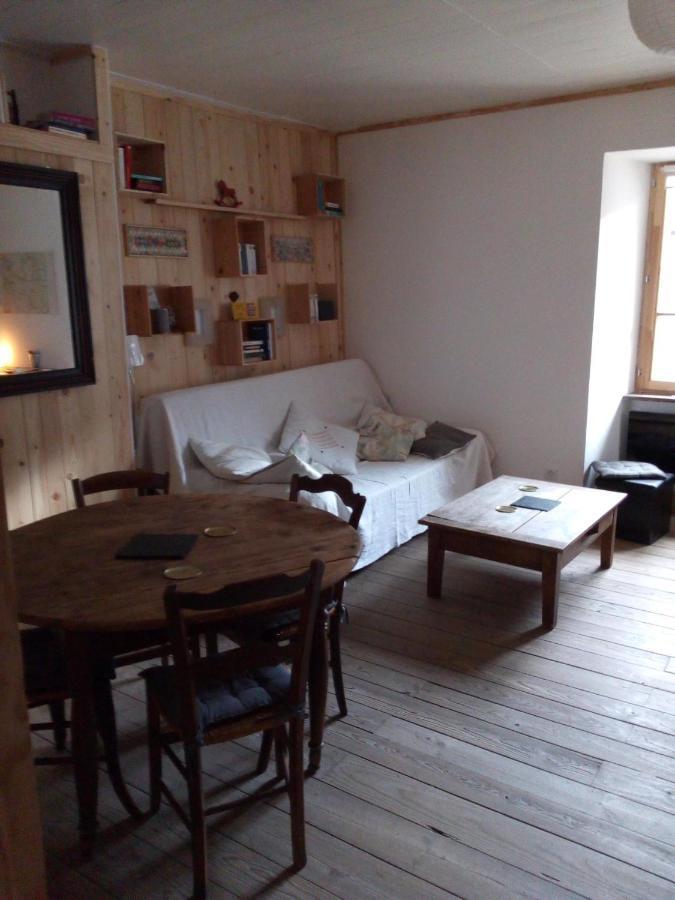 Au 17 Hotell Murat  Exteriör bild